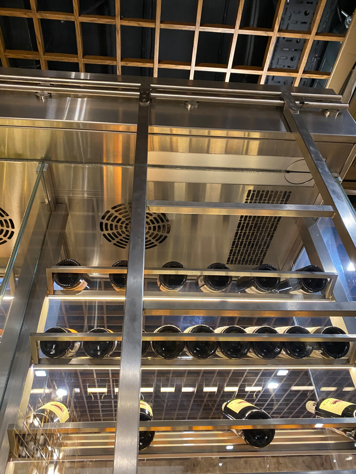 Винный шкаф