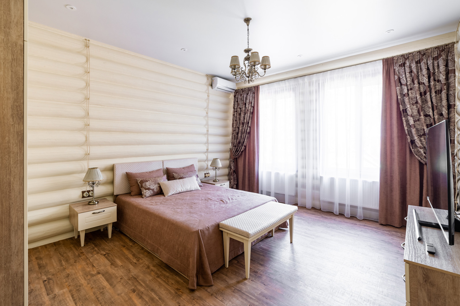 Спальни в доме срубе