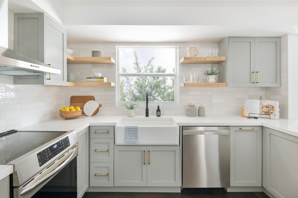 Minimalist kitchen photo in Miami