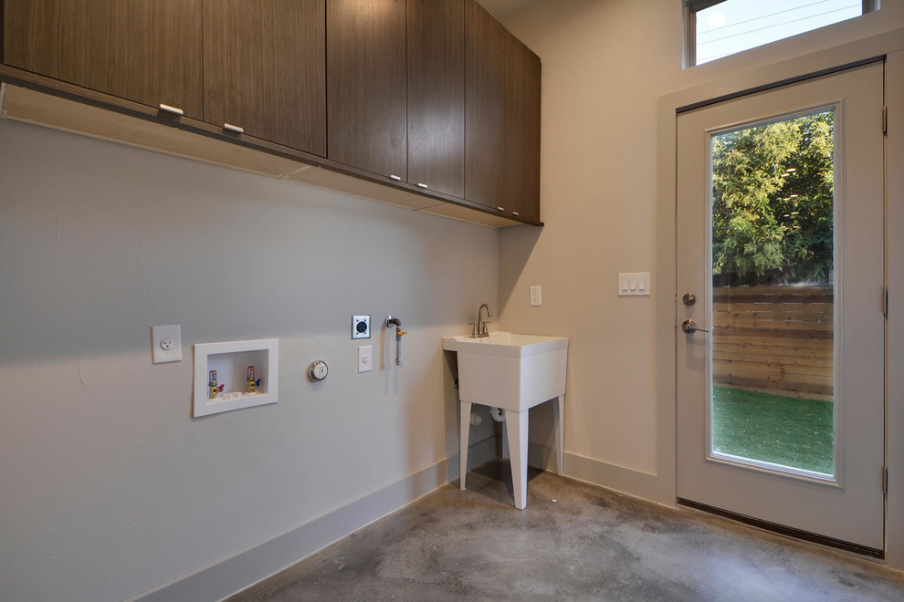 Minimalist home design photo in Austin