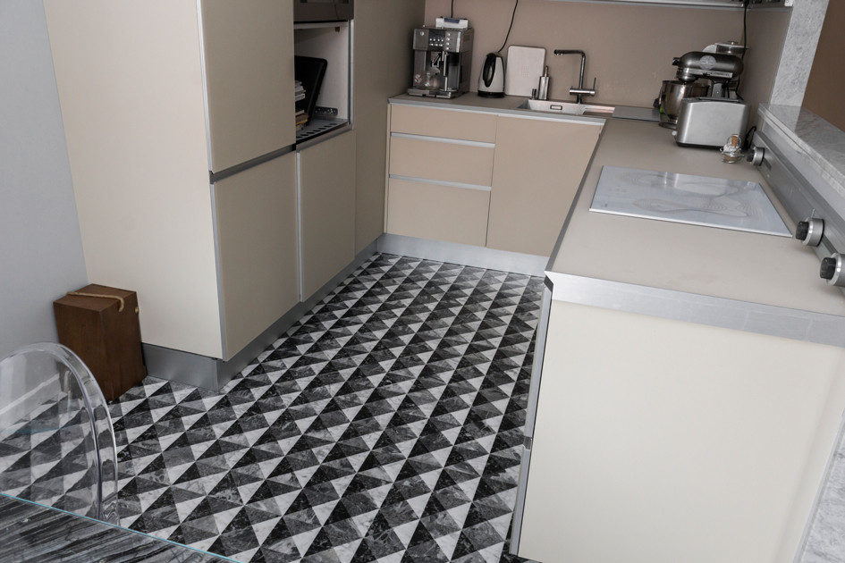 Мозаичный пол в стиле хай-тек