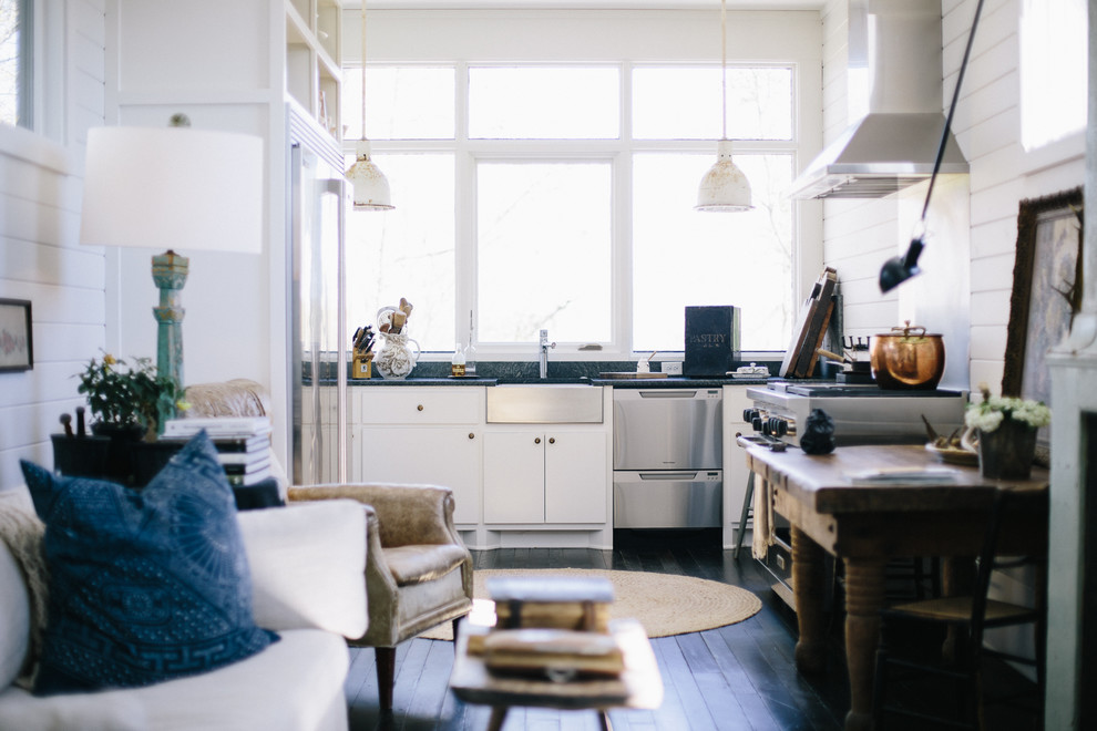 Inspiration for a cottage kitchen remodel in Nashville