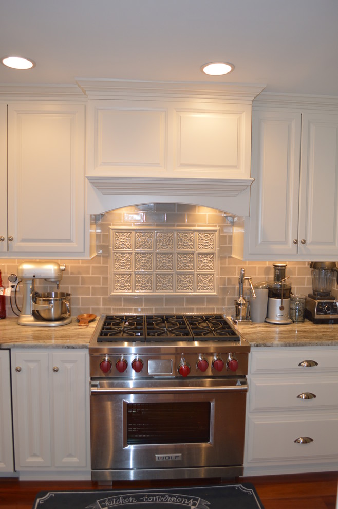 Photo of a transitional kitchen in Philadelphia.