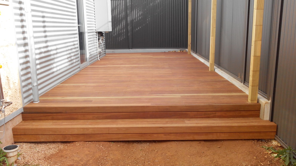 Mid-sized country backyard deck in Adelaide.
