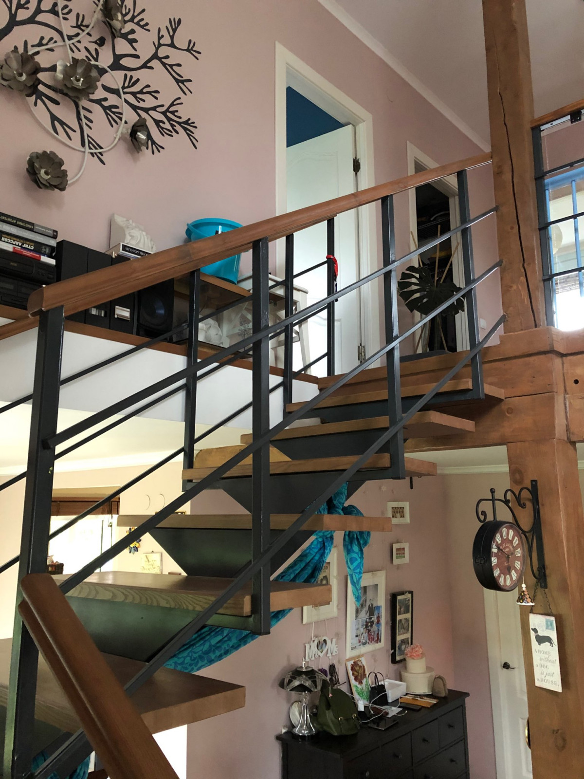 Лестница на металлокаркасе