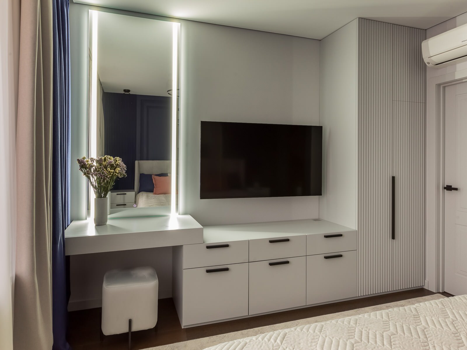 Синий, синий иней... на Ленинском (фото)