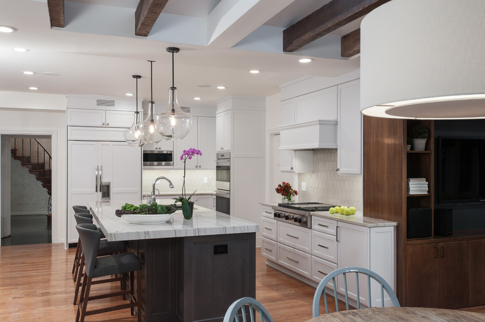 Kitchen - transitional kitchen idea in St Louis