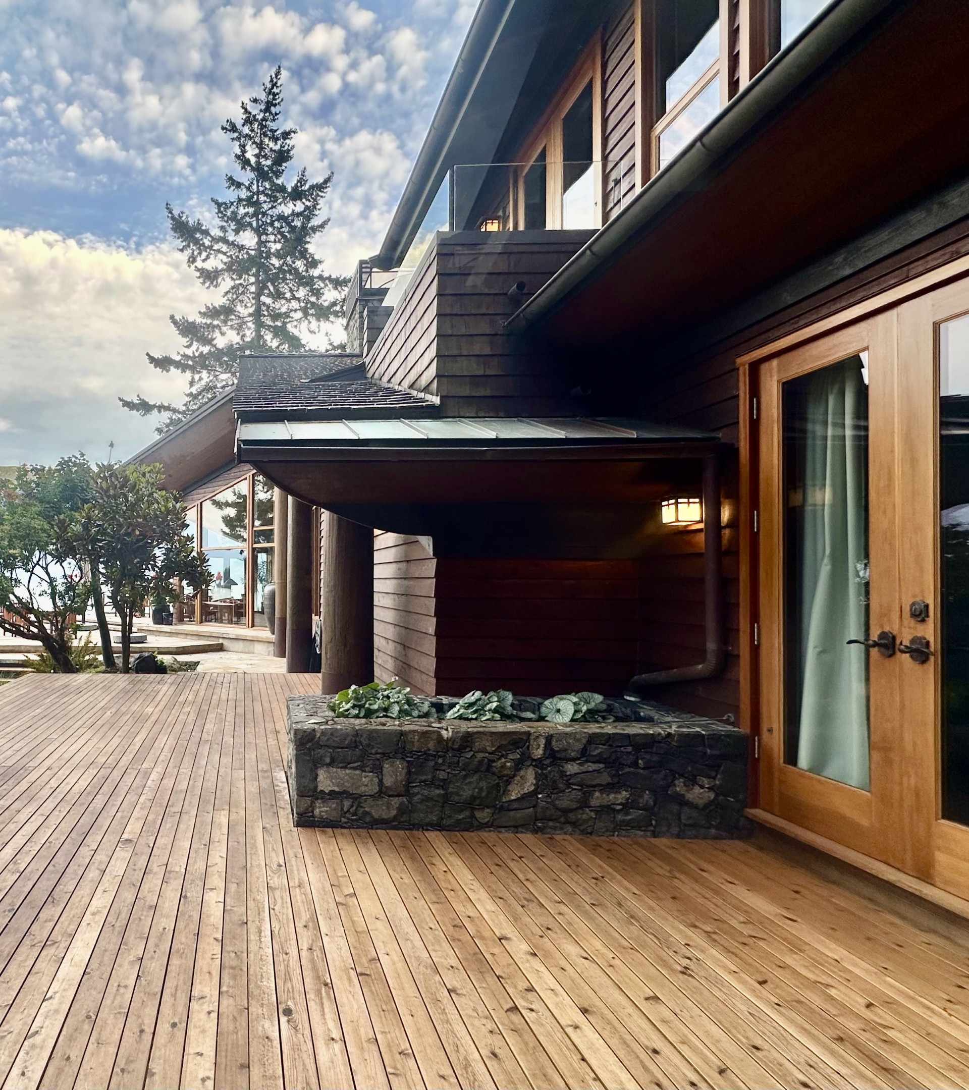 Bowen Island :  "Homage to Aker" (Guardian of Entrances)