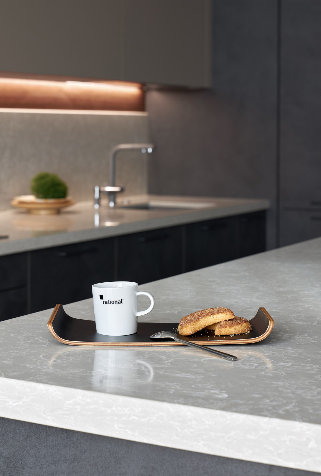 кухня в объединенном пространстве кухни-гостиной.