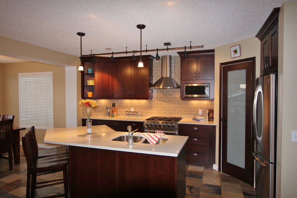 Kitchen - transitional kitchen idea in Calgary