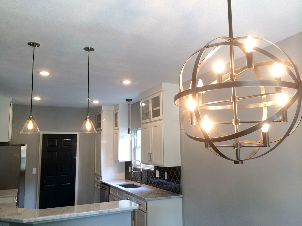 Home design - transitional home design idea in Austin
