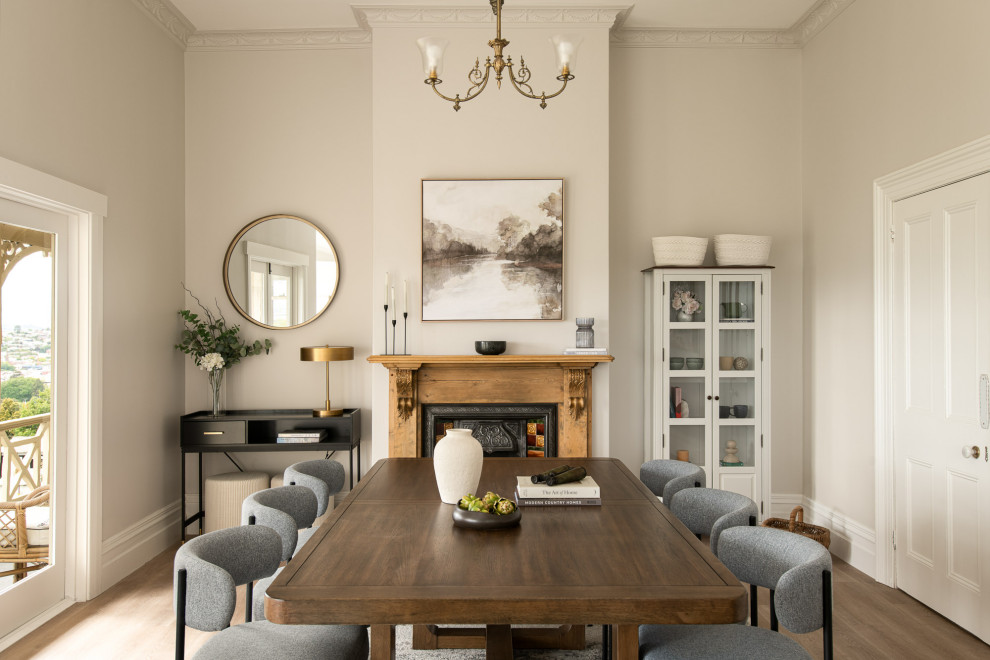 Transitional dining room in Hobart.