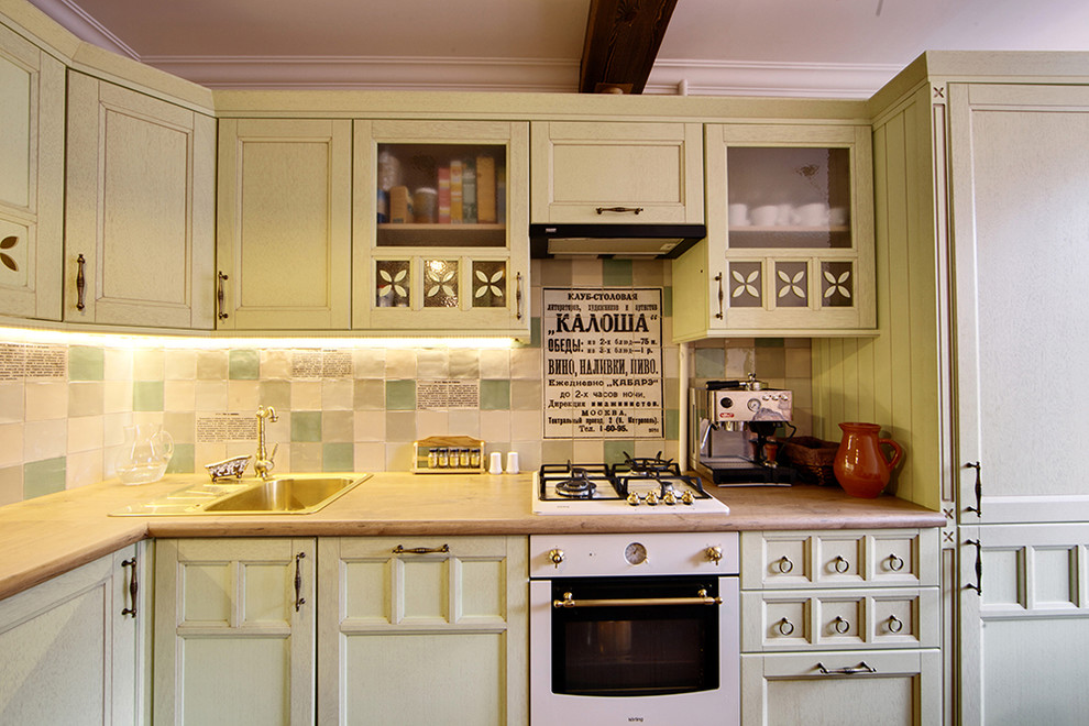 Midcentury kitchen in Moscow.