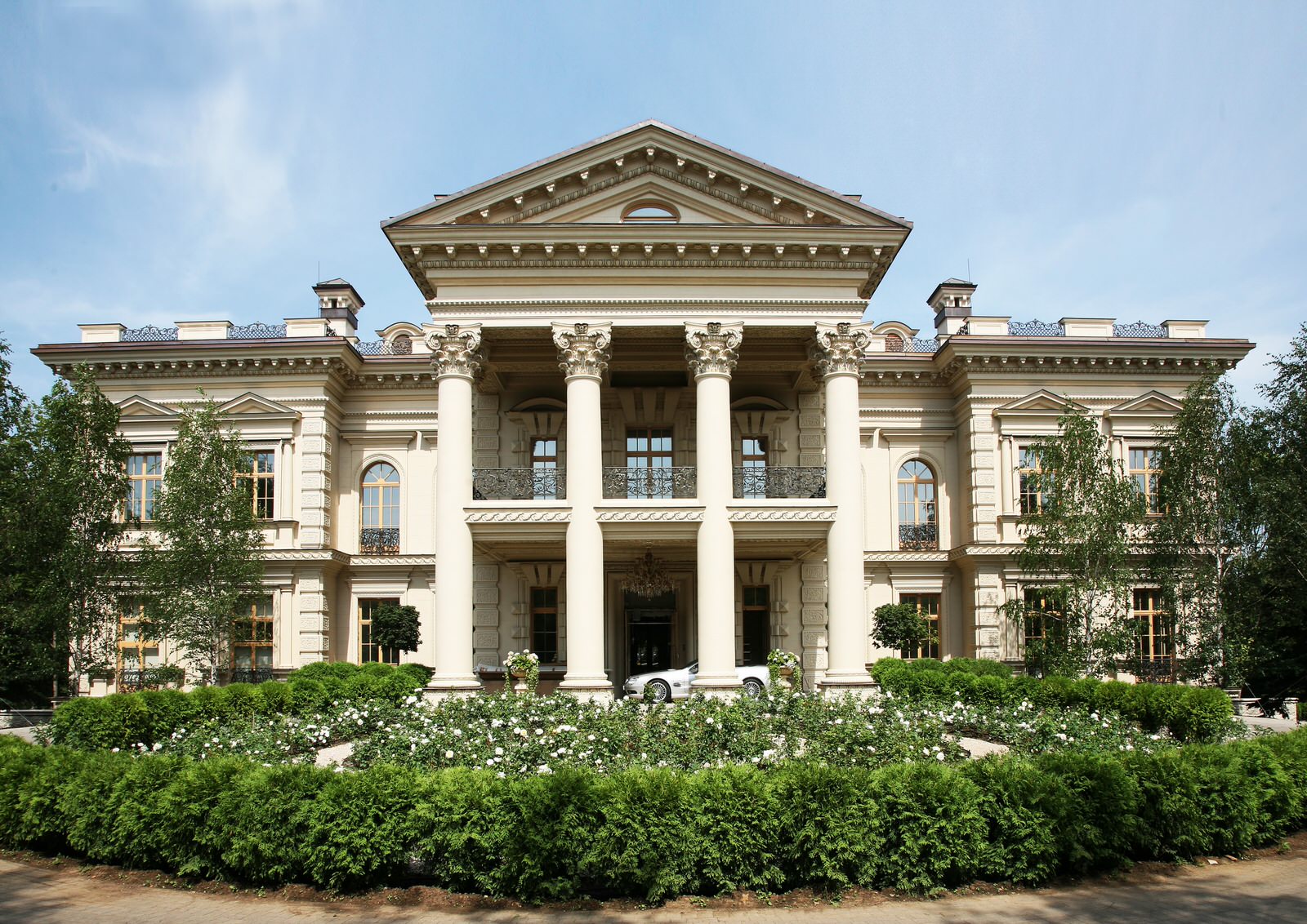 Особняк в коттеджном поселке Флоранс