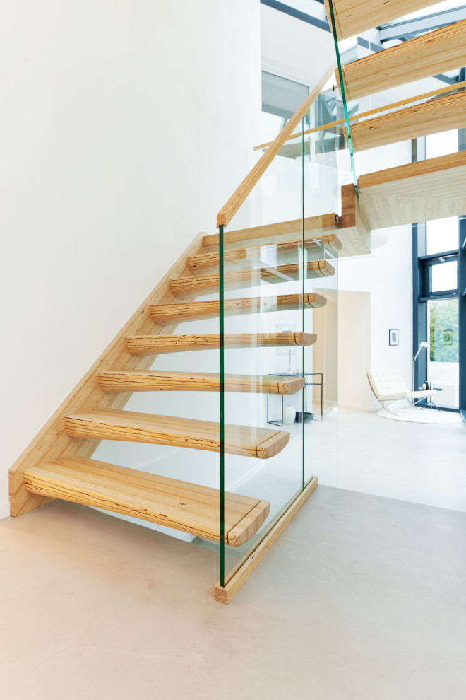 Консольная лестница из БауБухе со стеклянным ограждением - Scandinavian ...