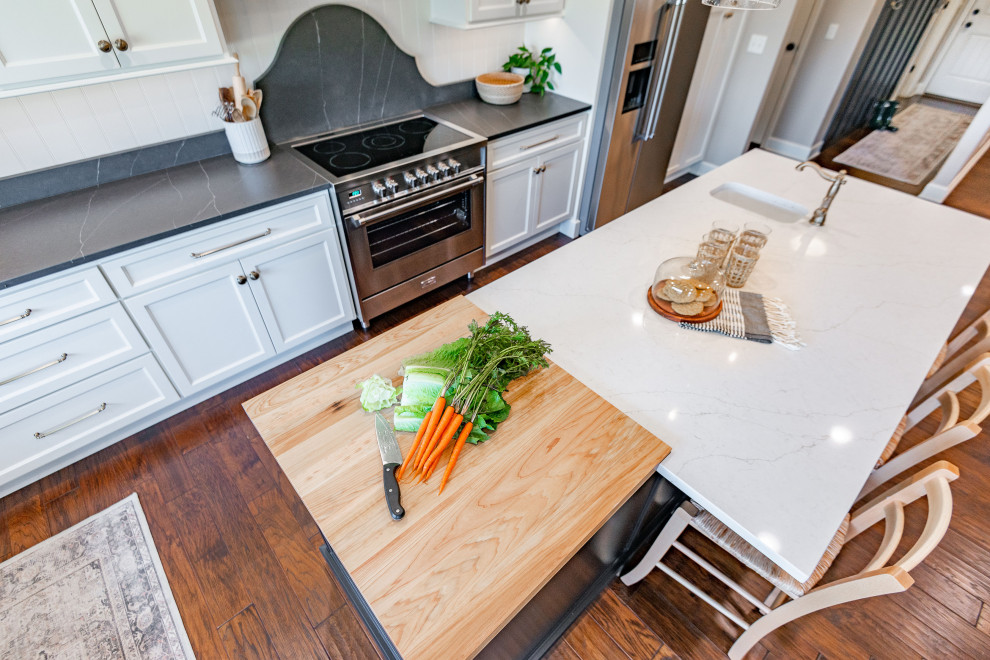 Kitchen - transitional kitchen idea