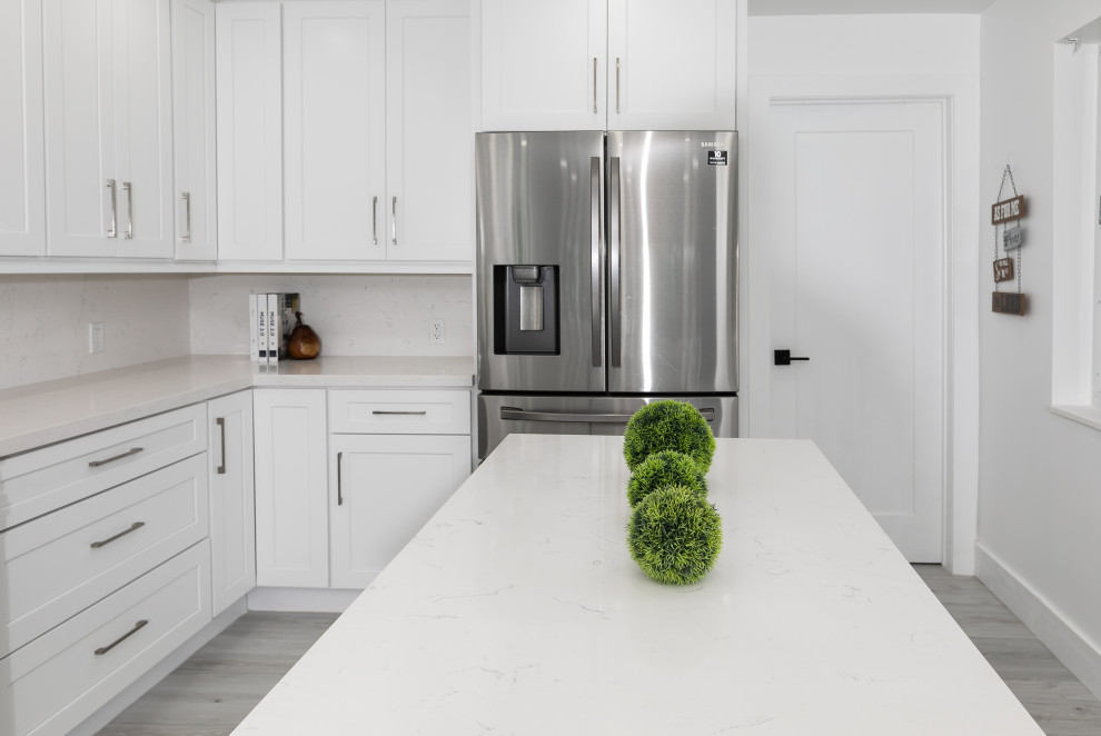 Inspiration for a transitional kitchen remodel in Miami
