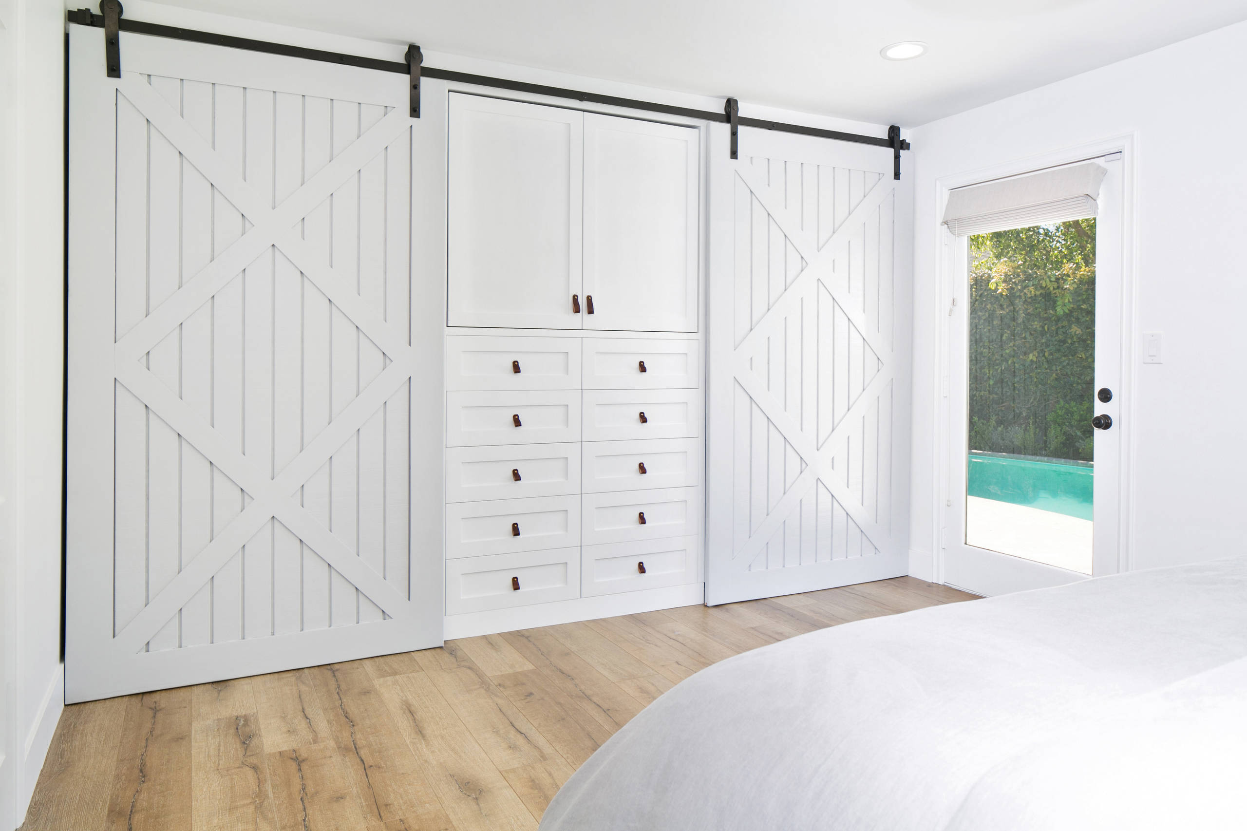75 Beautiful Country Built-in Wardrobe Ideas & Designs - March 2024 | Houzz  AU