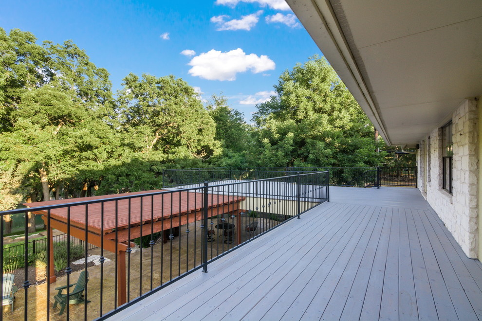 Inspiration for a transitional home design remodel in Austin