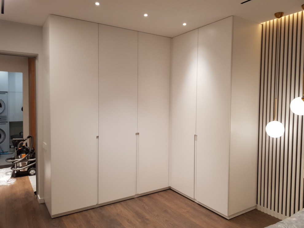 Угловой шкаф