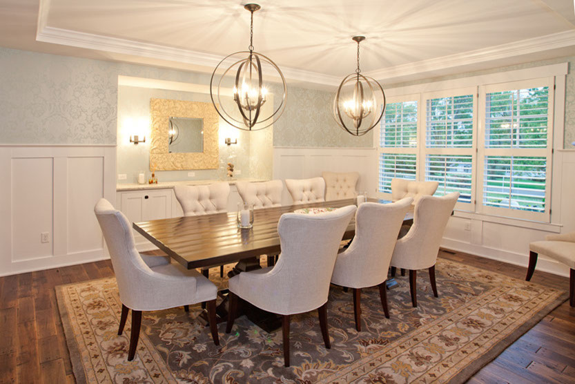 This is an example of a contemporary dining room in Cincinnati.