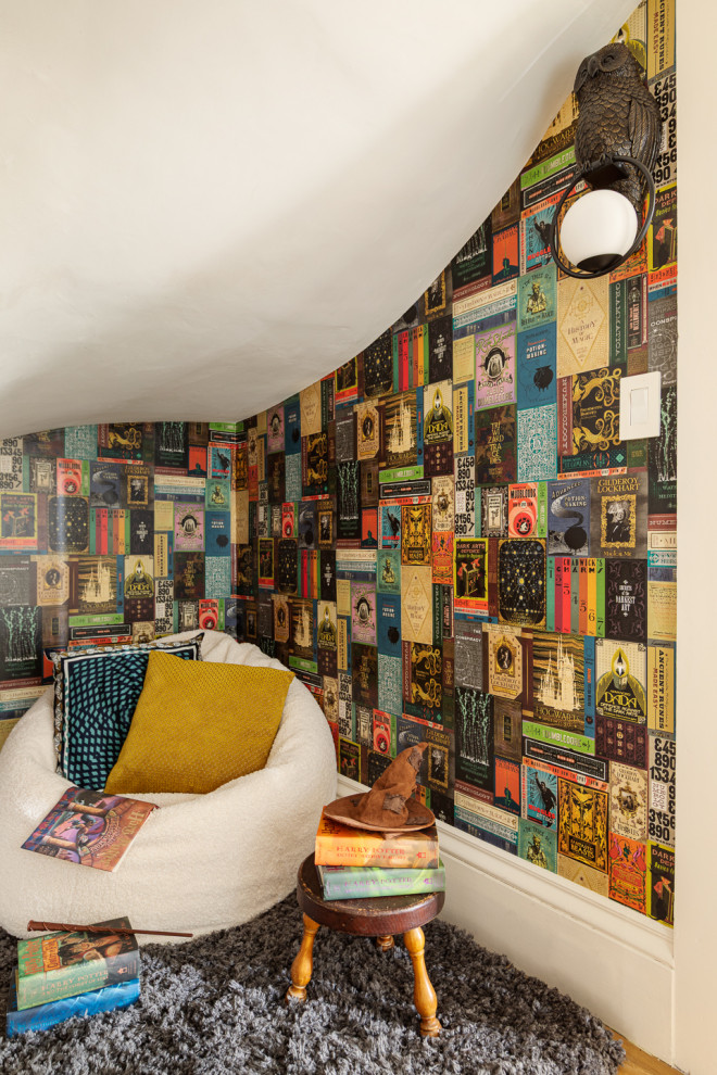 Pill Hill Proper - Inspiration for a transitional kids' room remodel in Boston