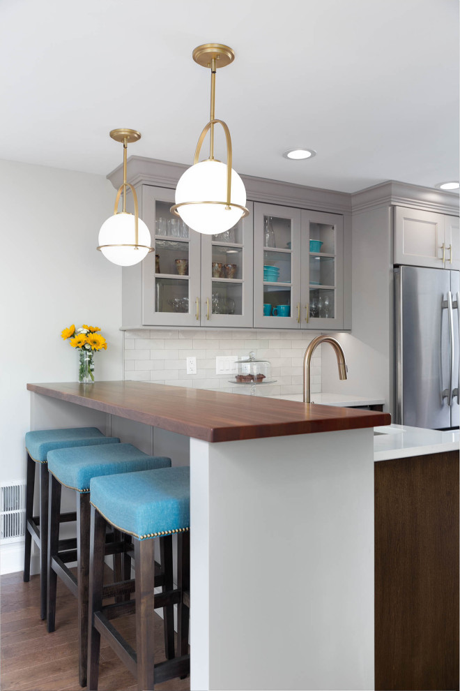 Kitchen - transitional kitchen idea