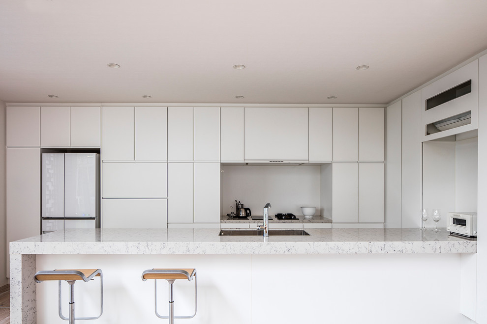 Inspiration for a modern kitchen in Tokyo.