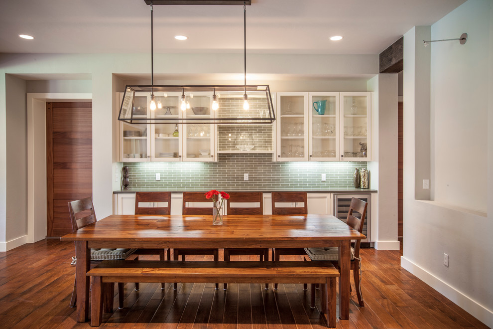 Transitional open plan dining in Oklahoma City with grey walls.