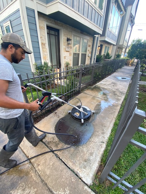 Pressure Wash 28,000sf Gated HOA 60 Homes