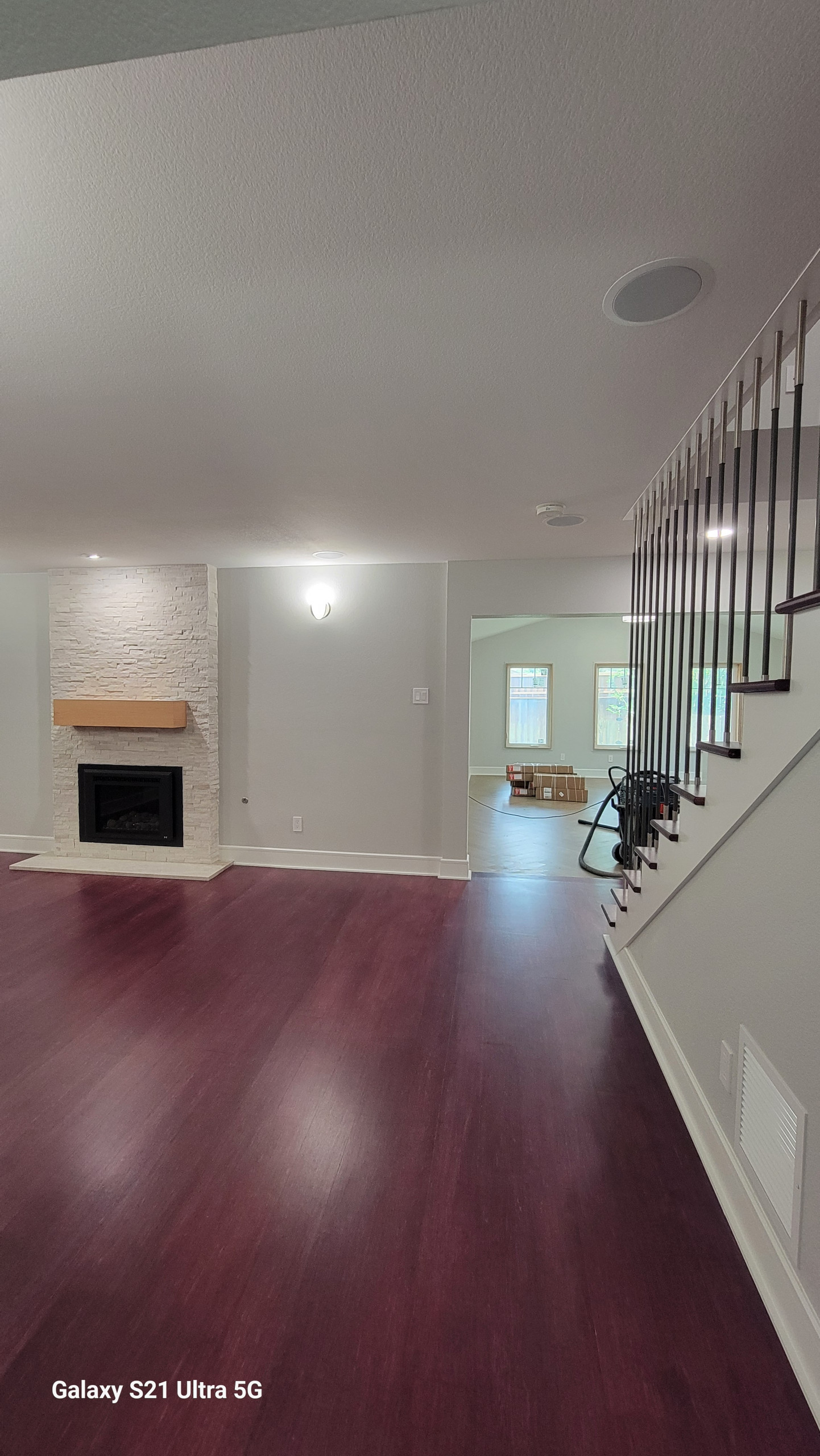 FULL  MODERN REMODELATION HOME / NEW FLOORING, CUSTOM HANDRAIL