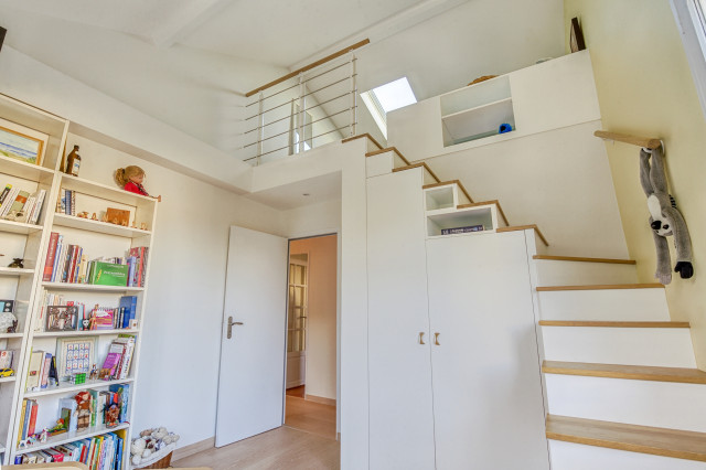 Maison de plain pied avec combles am&eacute;nag&eacute;s moderno-scale