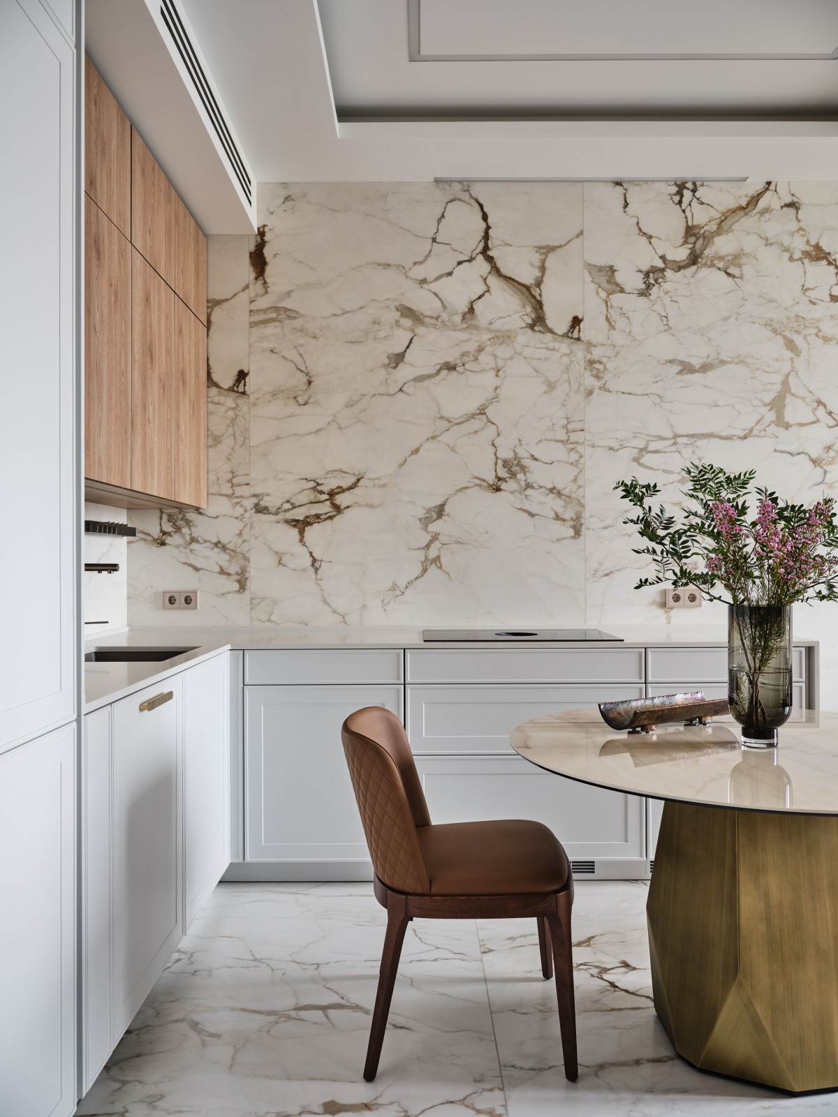 Элегантный интерьер, в котором интересна каждая деталь.