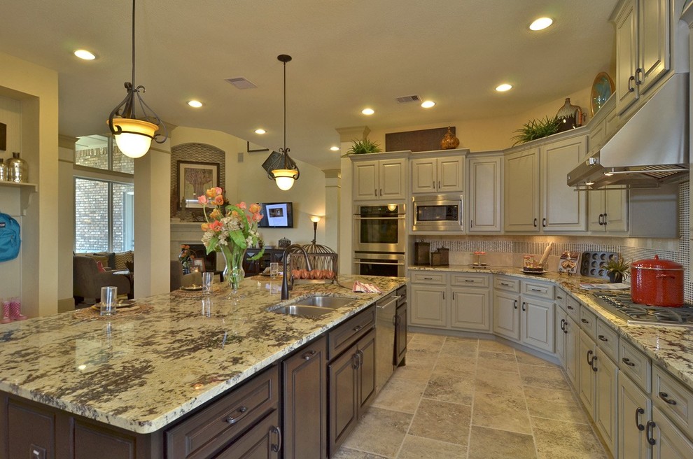 Inspiration for a timeless kitchen remodel in Houston