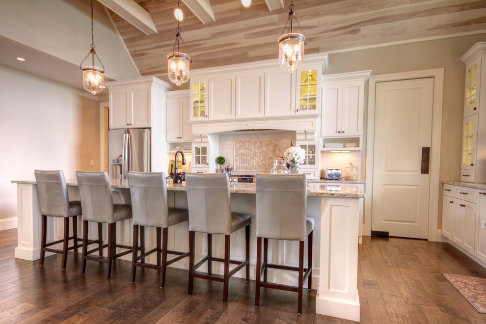 Home design - transitional home design idea in Chicago