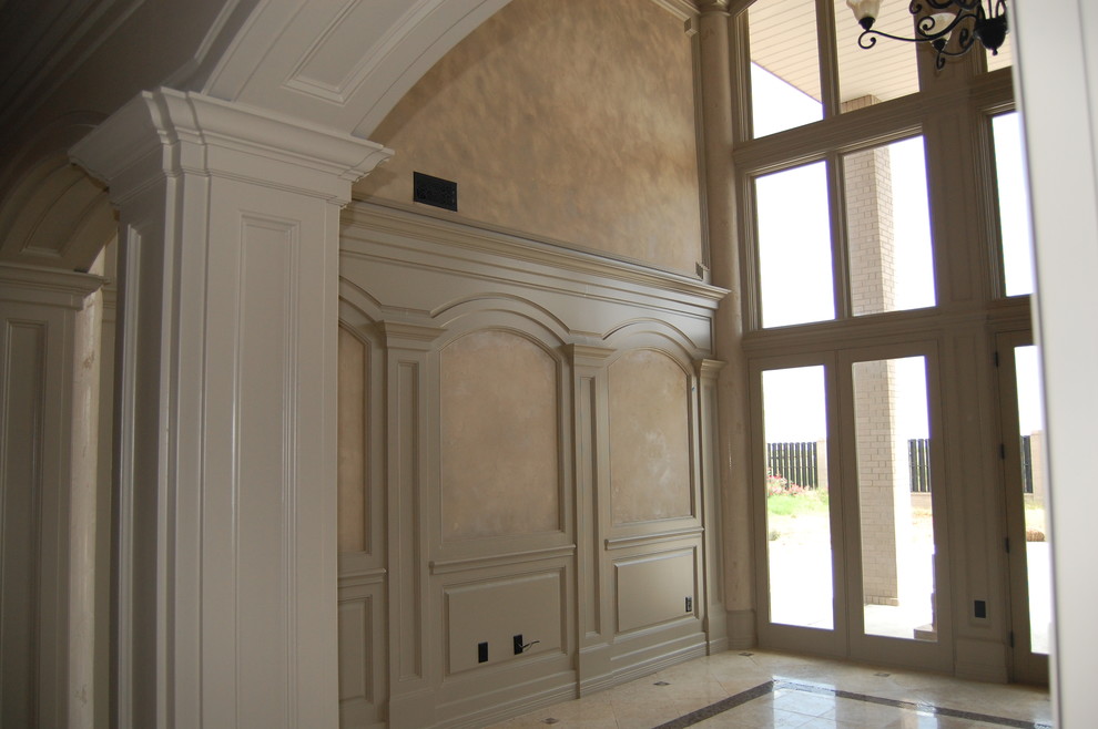Mountain style entryway photo in Austin