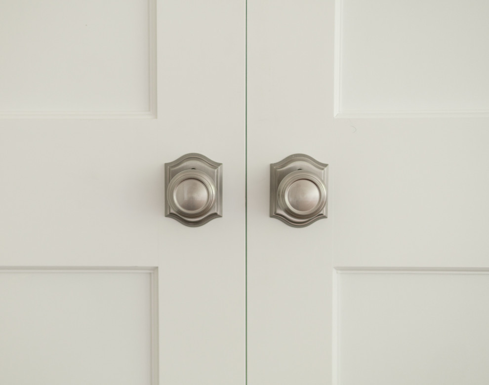 A Great Match w/ a WorkFromHome Young Family Transitional Closet