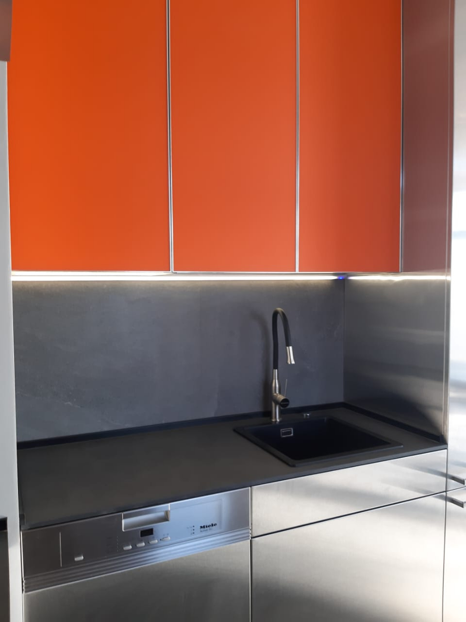 Стилизованный проект в стиле KTM (нержавеющая сталь, керамика, стекло)