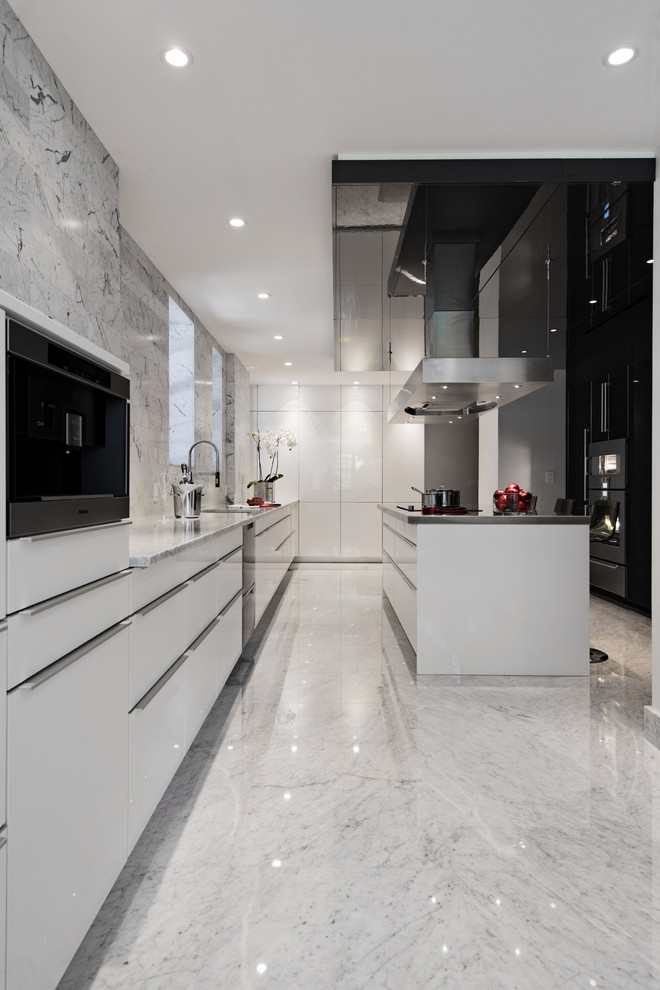 MONTREAL AT ITS FINEST - Contemporary - Kitchen - Montreal - by Britto
