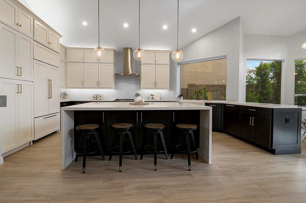 Example of a transitional kitchen design in Phoenix