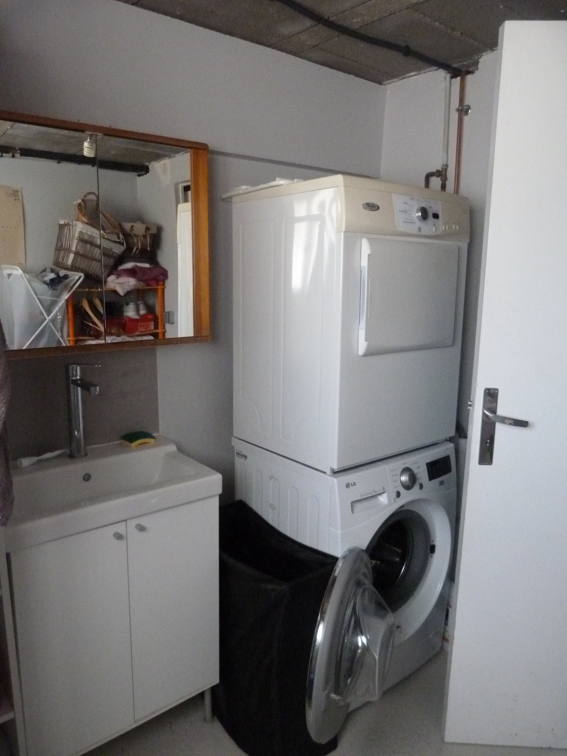 Rénovation d'une maison individuelle, intérieur et toiture