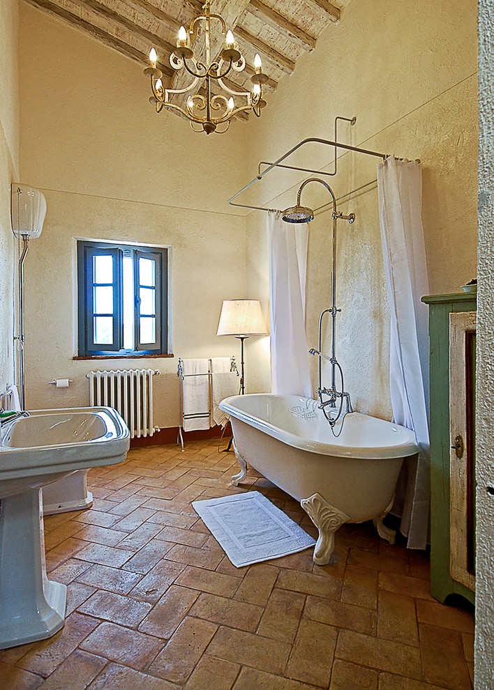 Immagine di una stanza da bagno shabby-chic style