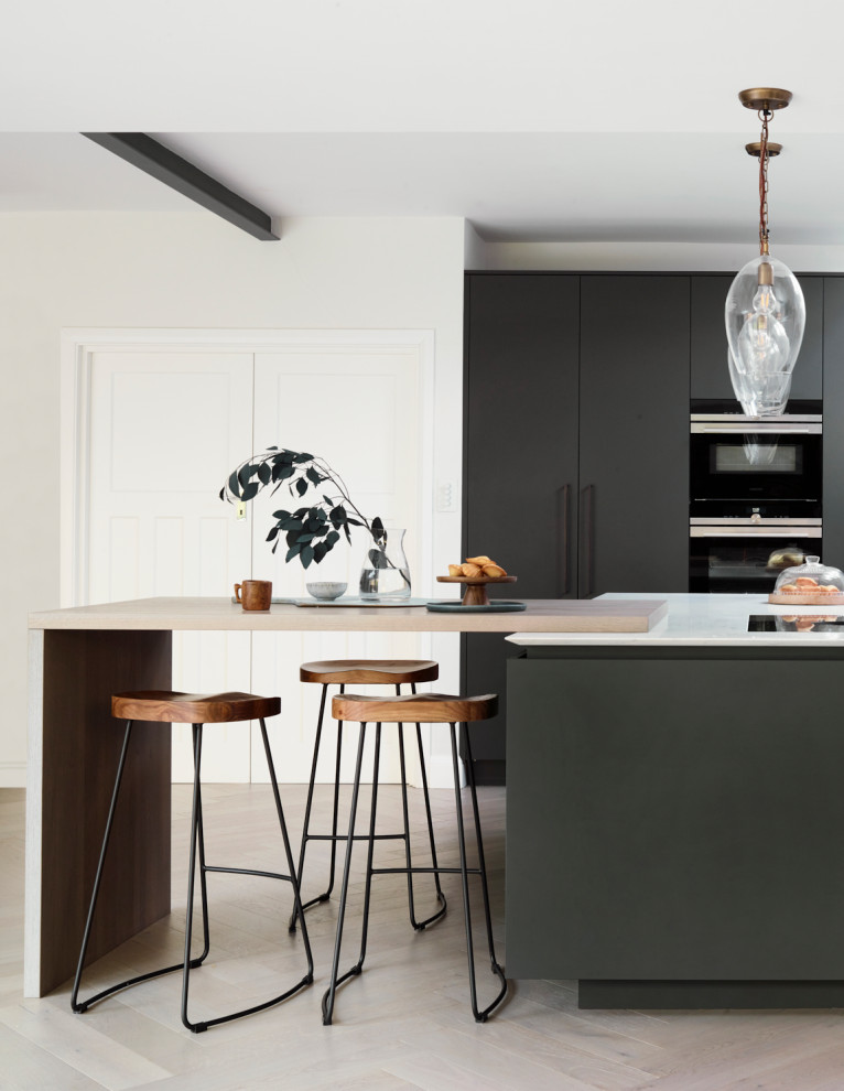 Inspiration for a contemporary kitchen in London.