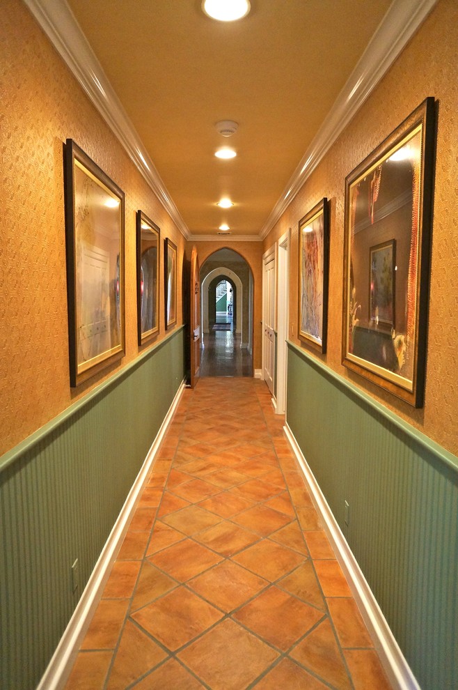 This is an example of an eclectic hallway in Los Angeles.