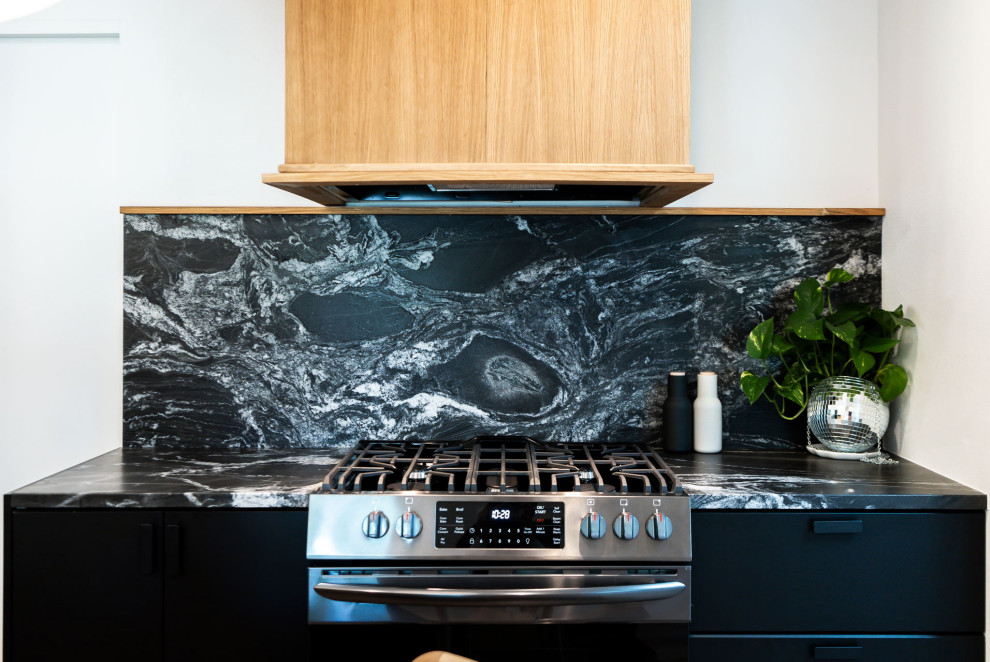 Minimalist kitchen photo in Austin