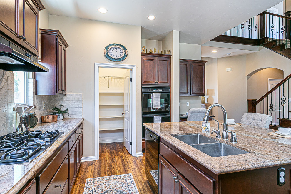 552 Palomar Circle Lompoc, CA 93436 | Staging
