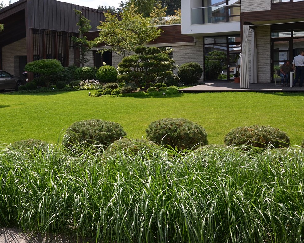 Современный сад в КП "Бенилюкс" вилла 2