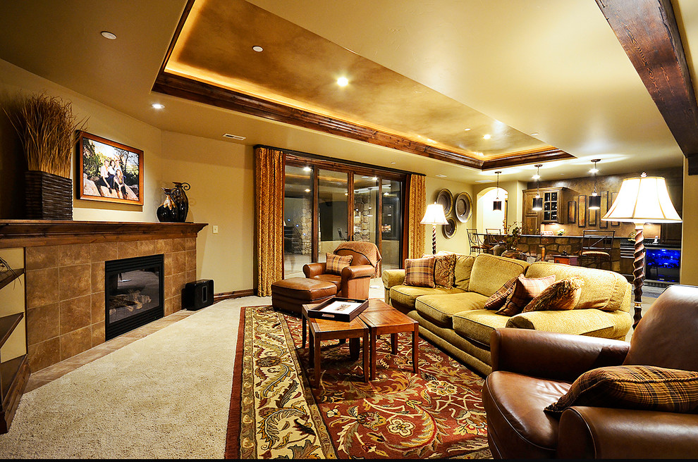 Example of a transitional home design design in Denver