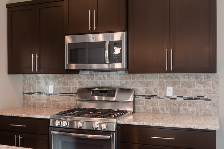 Kitchen - transitional kitchen idea