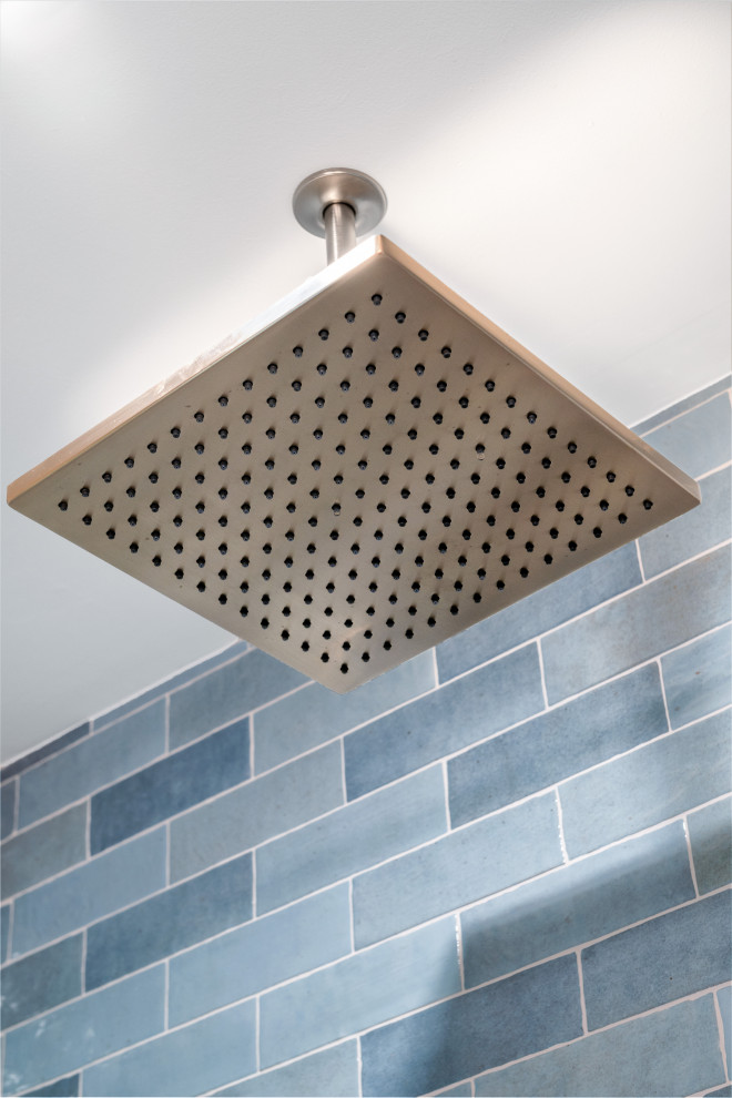 Elegant home design photo in Philadelphia